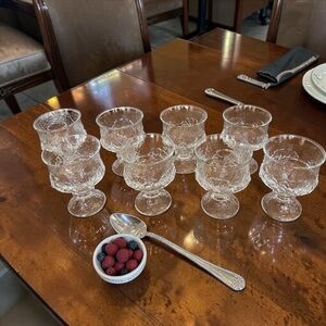 Vintage set of 8 Anchor Hocking Rainflower Pattern Glasses. 1970’s excellent